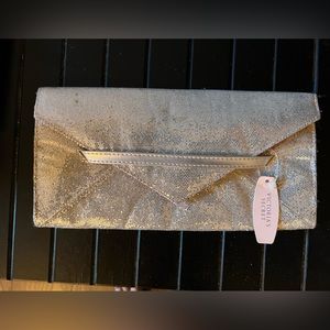 NWT clutch